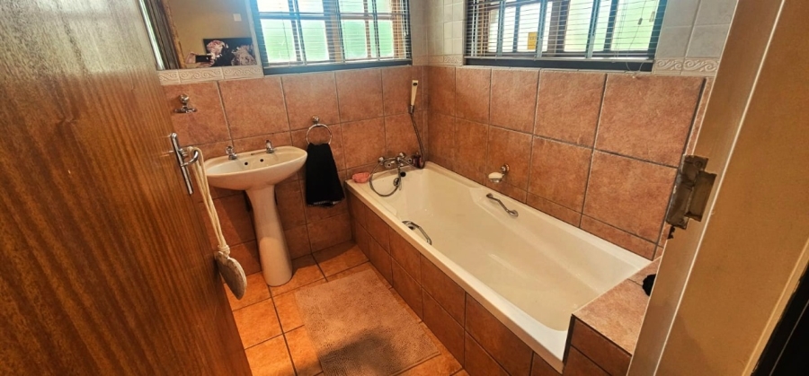 To Let 3 Bedroom Property for Rent in Cashan North West